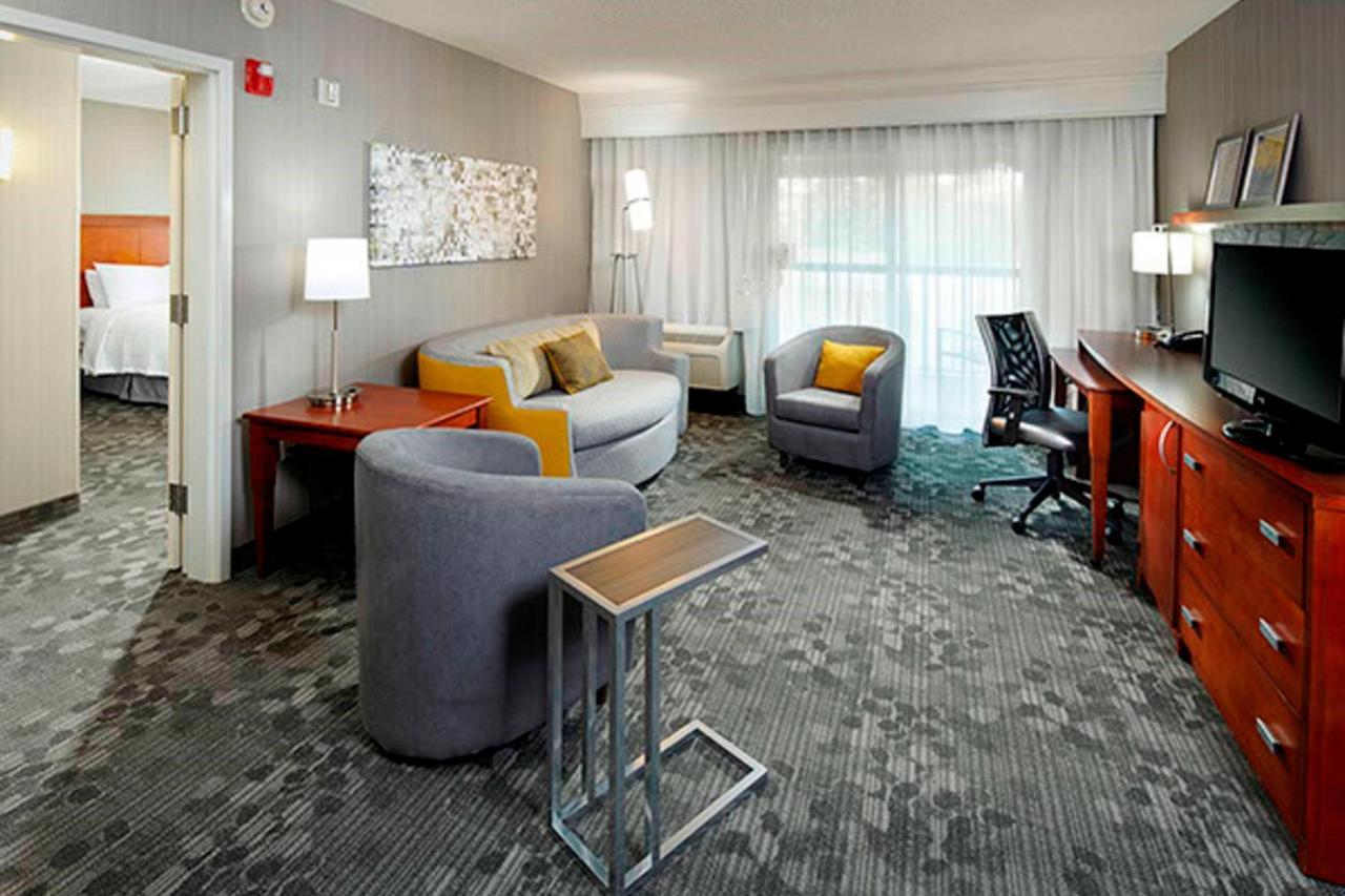 Courtyard By Marriott Akron Stow Extérieur photo