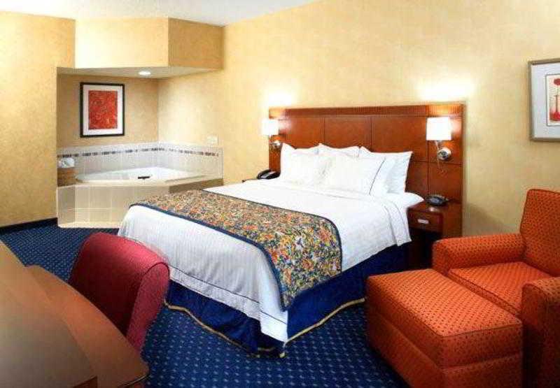 Courtyard By Marriott Akron Stow Chambre photo